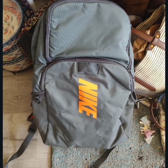 gray and orange nike backpack ACG Explore DTLR while the adjustable sternum strap ensures a secure fit Nike Radiate Backpack Bag White